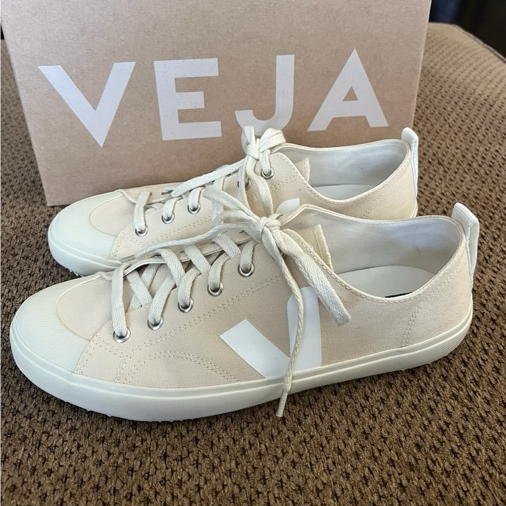 Veja Nova Low Canvas Sneaker Men